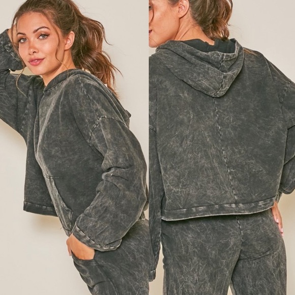 Peach Love California Tops - ✨ON SALE✨Legend Acid Wash Sweatshirt